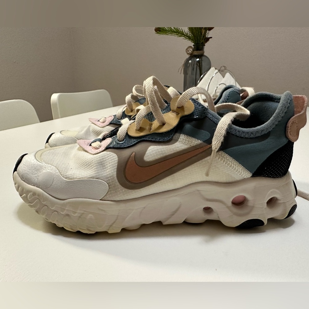 Nike React